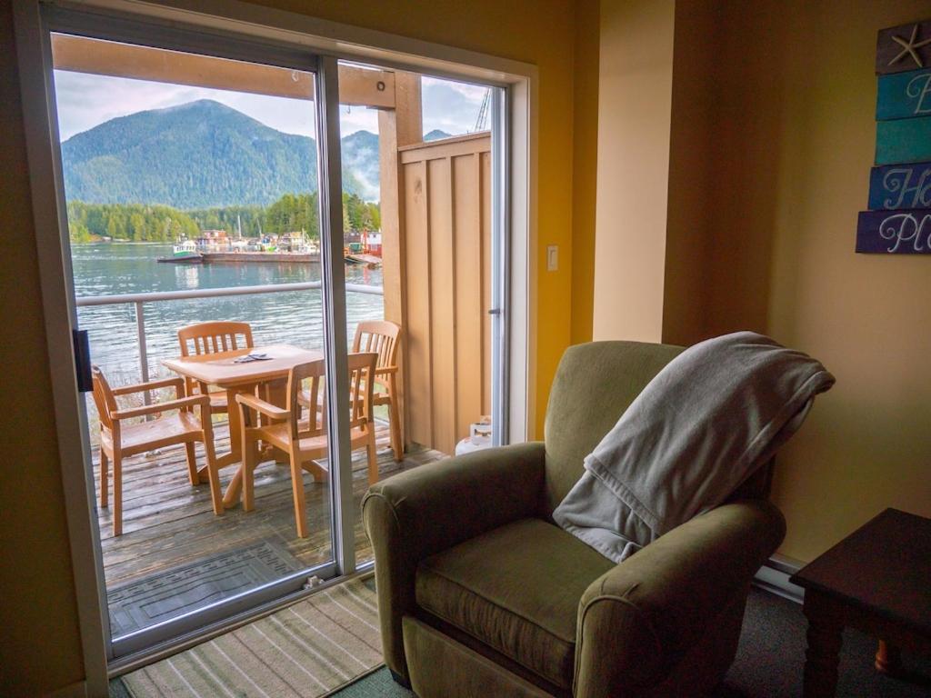 Waterfront View Of The Inlet, Short Walk To Town Apartment Тофино Екстериор снимка