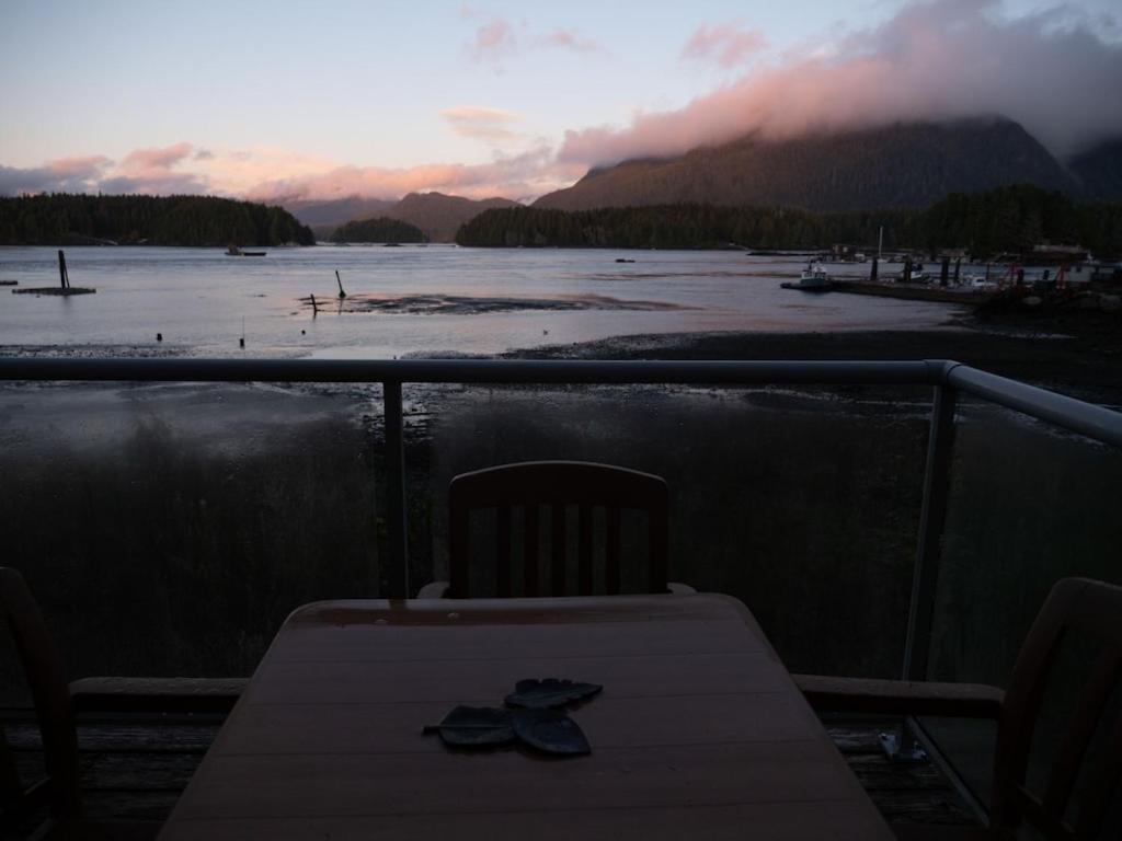 Waterfront View Of The Inlet, Short Walk To Town Apartment Тофино Екстериор снимка