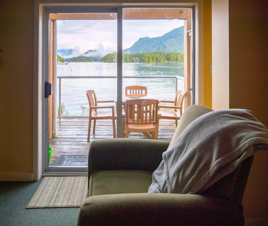 Waterfront View Of The Inlet, Short Walk To Town Apartment Тофино Екстериор снимка